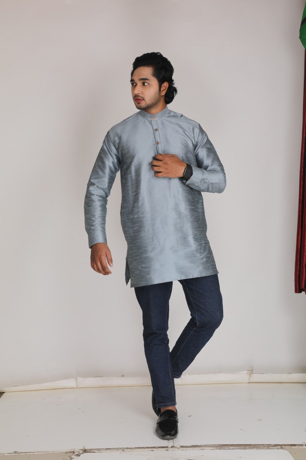 LIGHT GREY KURTA WITH COLLAR