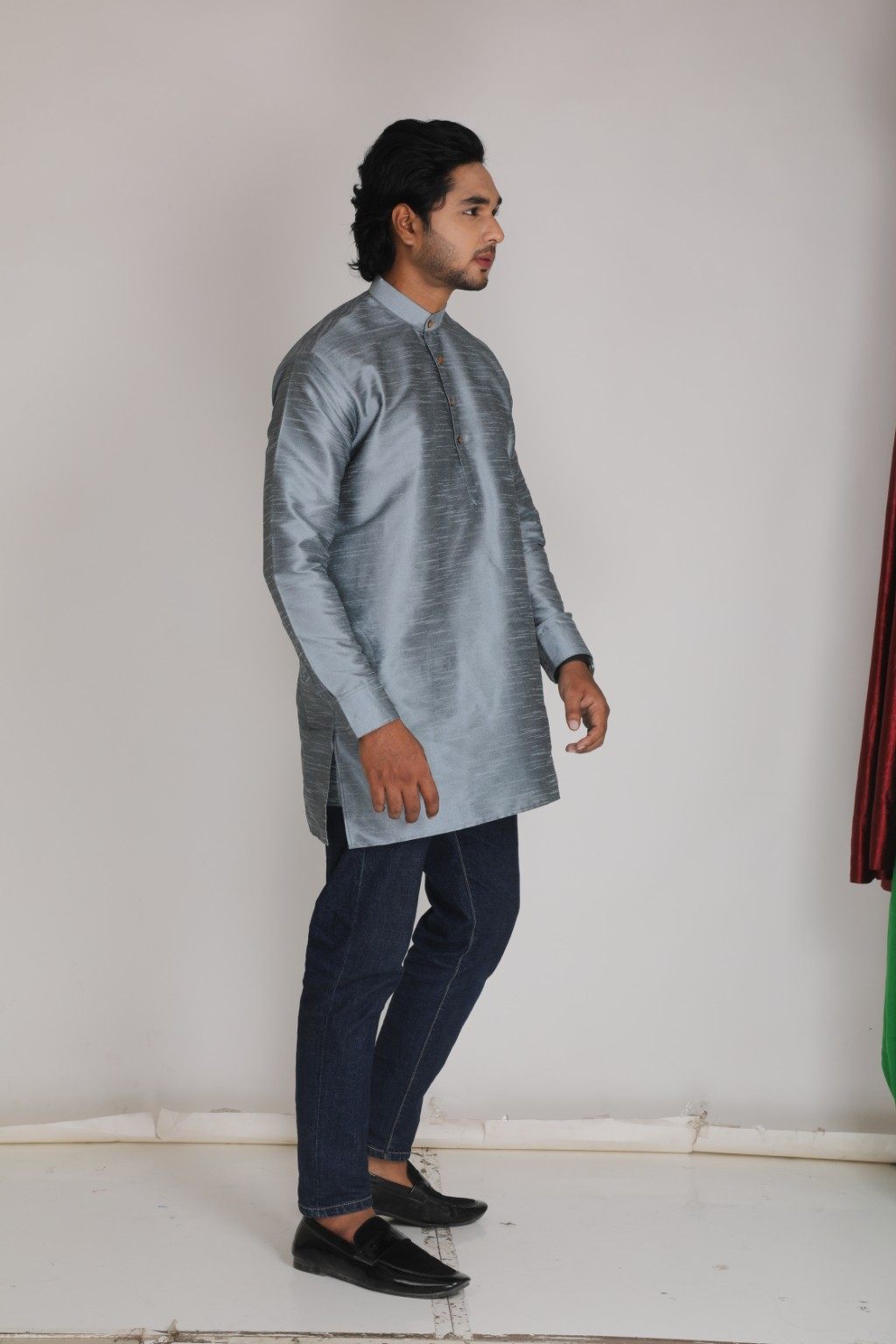 LIGHT GREY KURTA WITH COLLAR