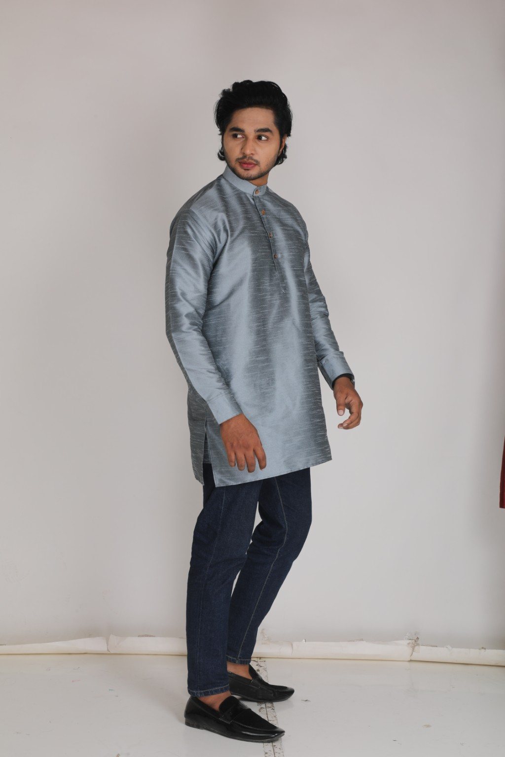 LIGHT GREY KURTA WITH COLLAR