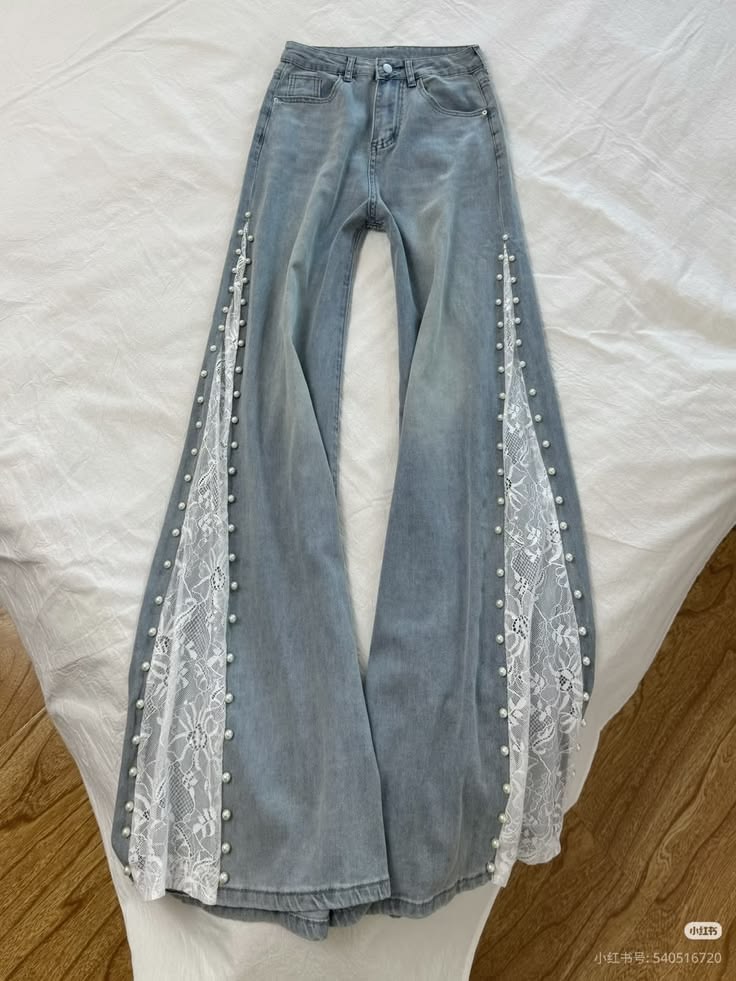 Lace Trim Wide-Leg Jeans