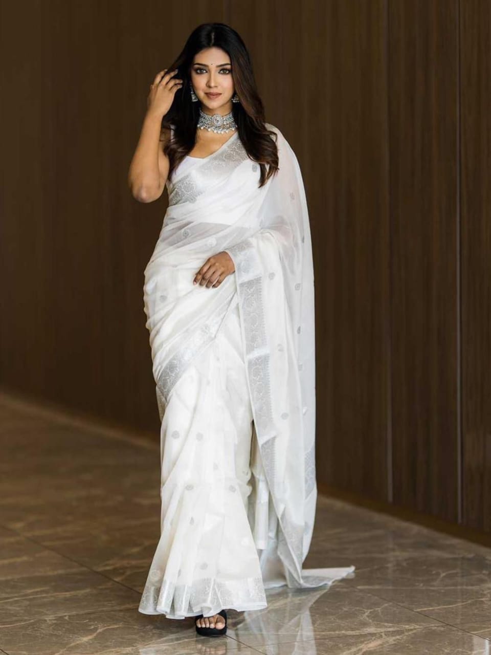 Classic White Soft Linen Saree